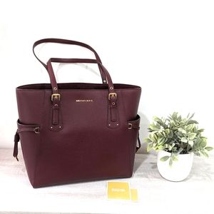Michael Kors Voyager Tote Bag